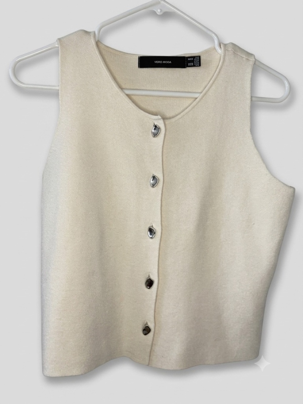 Vero Moda Off-White Knit Button Front Vest Tank Top. Size Medium